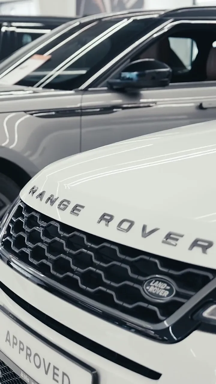 Land Rover i Bilia sitt showroom
